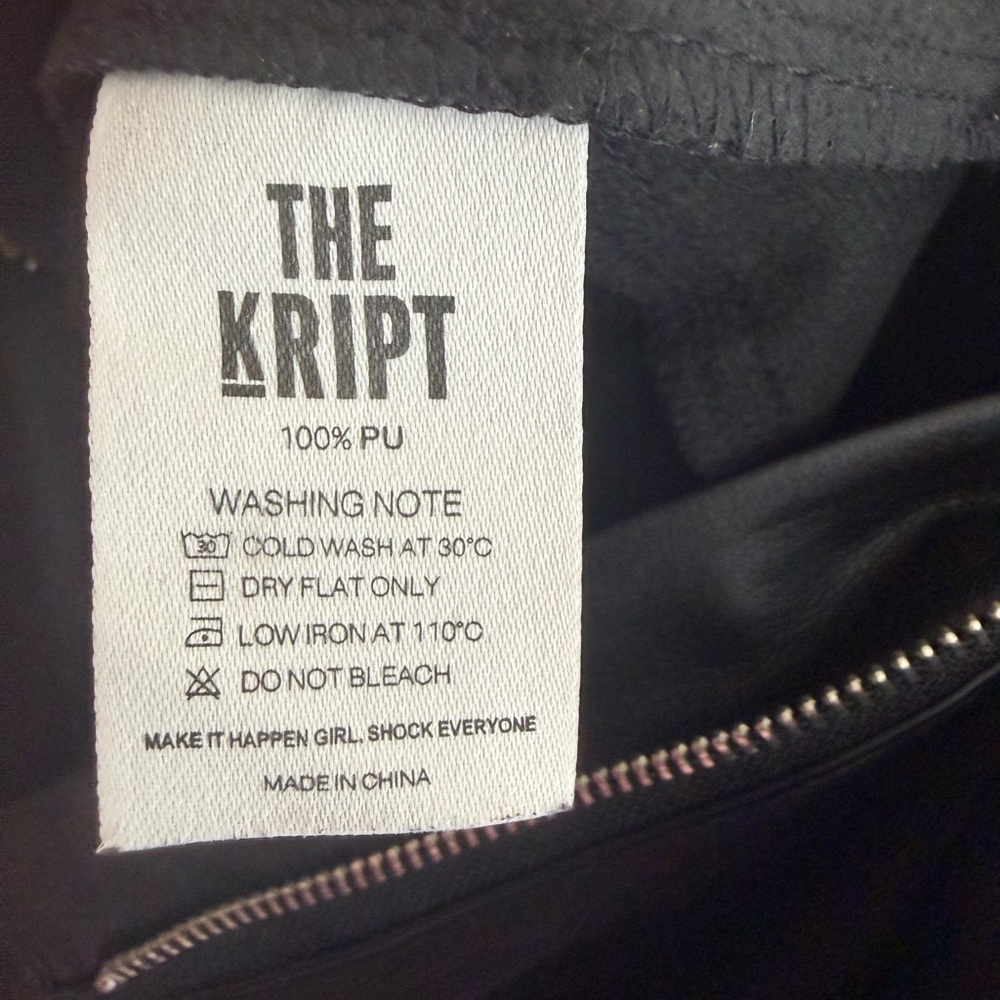 THE KRIPT Women’s Black Faux Leather Straight Leg Pants Y2K Moto Minimalist Sz M - Picture 6 of 10